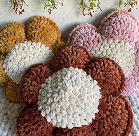 Retro Crochet Flower Pillow Pattern - 6 PETAL VERSION