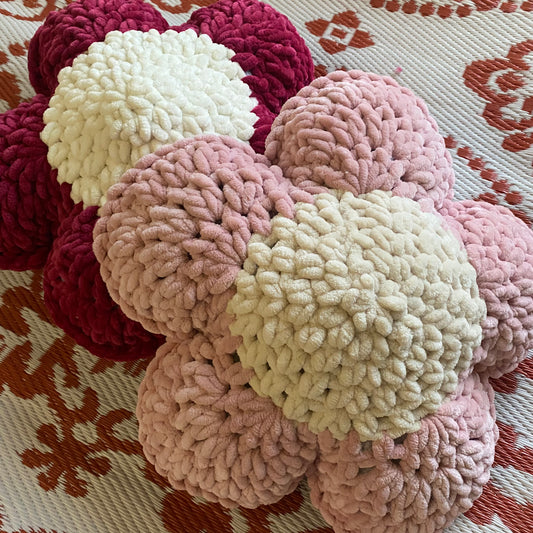 Retro Crochet Flower Pillow Pattern - 5 PETAL VERSION