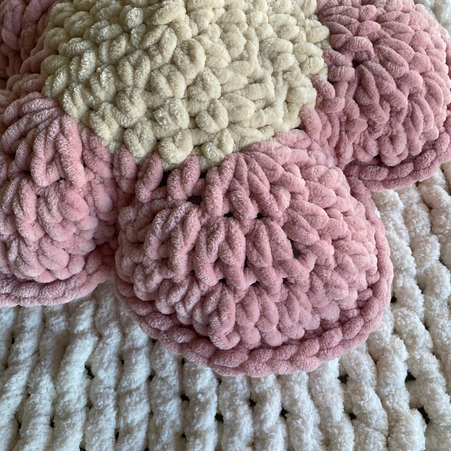 Retro Crochet Flower Pillow Pattern - 5 PETAL VERSION