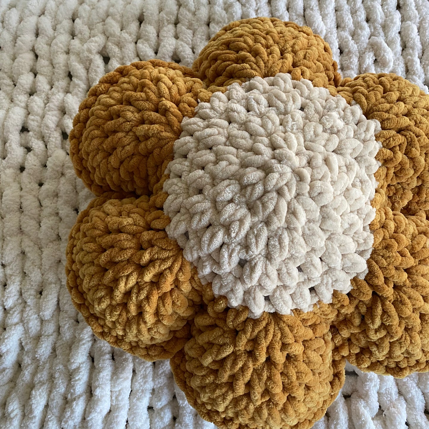 Retro Crochet Flower Pillow Pattern - 6 PETAL VERSION